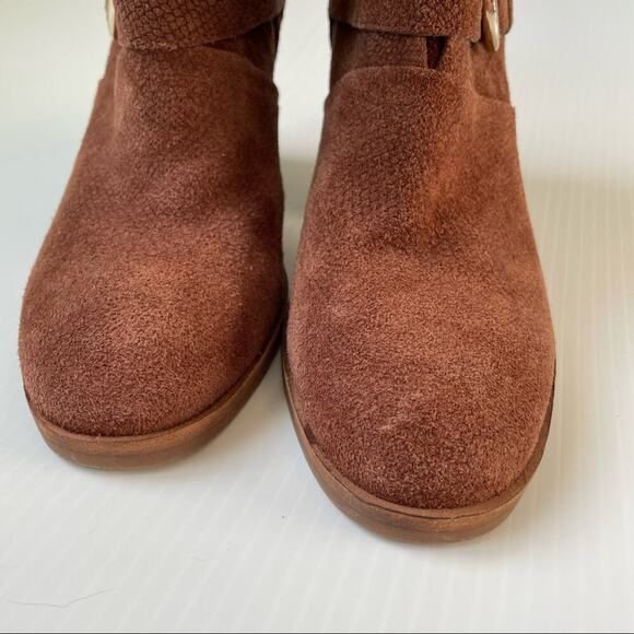 Isola Lavoy block heel boot with coco Suede heeled ankle boots cognac suede - Picture 9 of 9